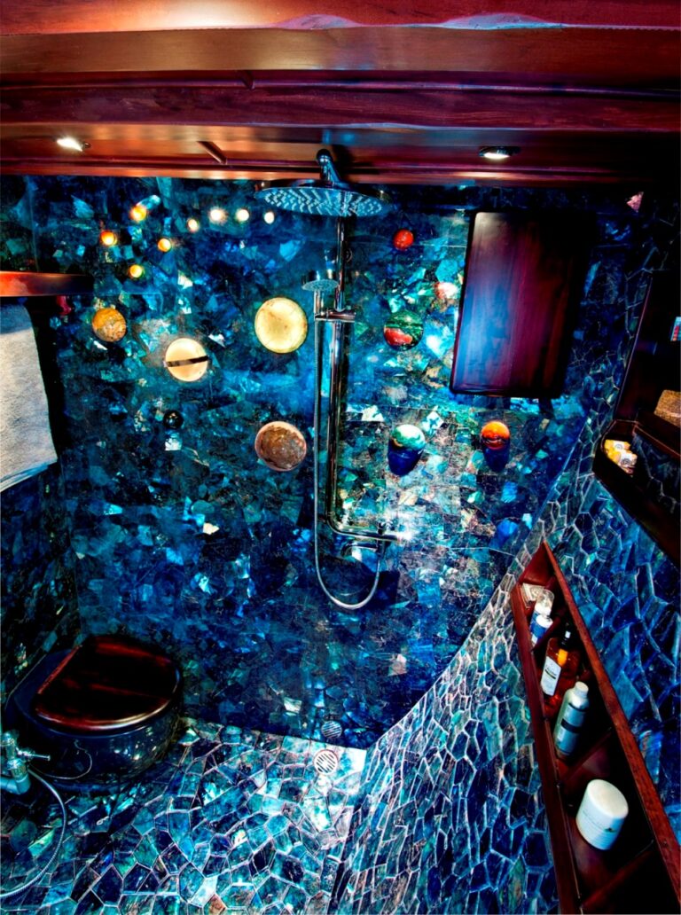 Guest ensuite shower