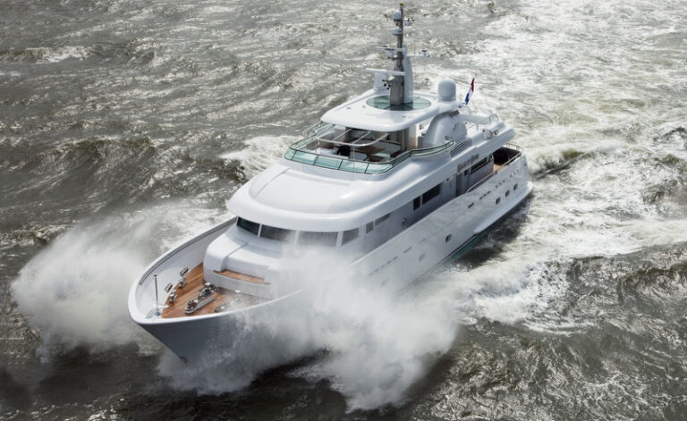 Charter yacht BELLE DE JOUR