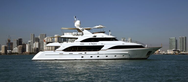 Benetti Classic 121 Motor Yacht +LEJOS
