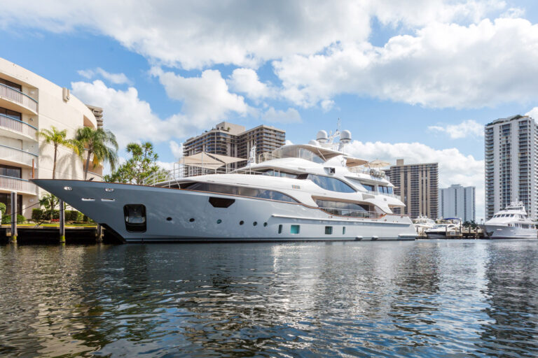 Crystal 140′ Superyacht (2015)
