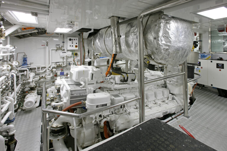 Benetti FB238 Platinum_Engine Room (2)
