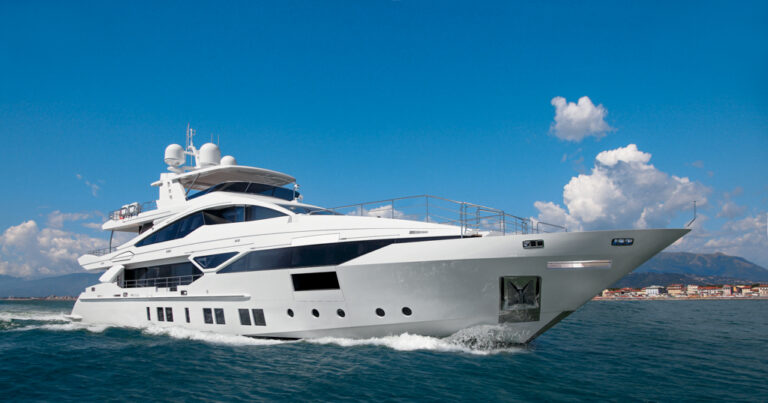 Benetti Luxury Yacht Veloce 140