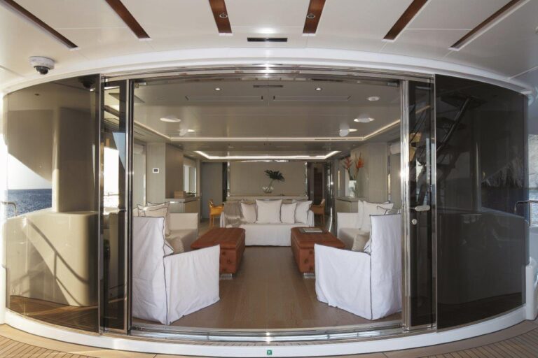 Benetti Mediterraneo 116 Aft Door