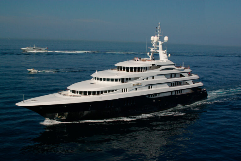 Benetti Motor Yacht Reverie - profile