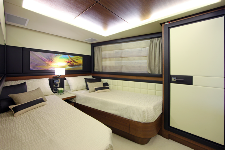 Benetti Yacht Delfino 93 Twin Cabin