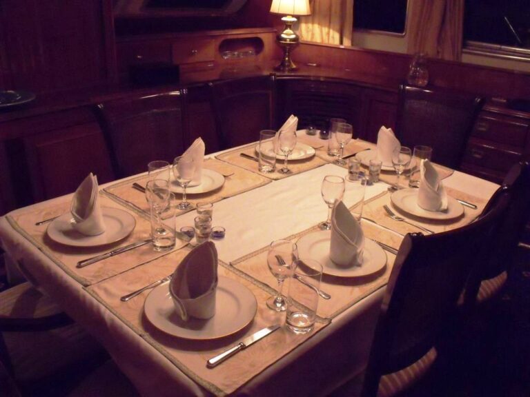 Benetti Yacht FAVORITA -  Formal Dining