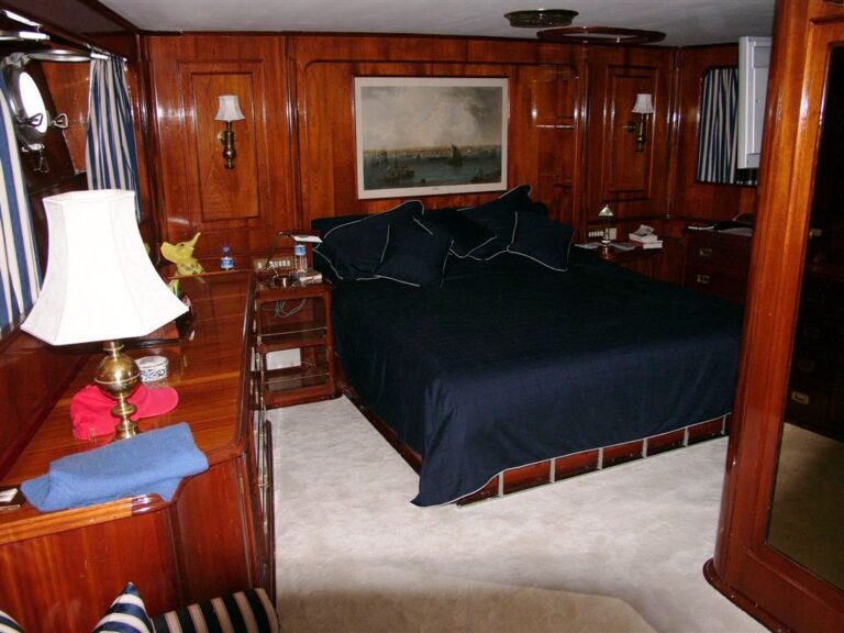 Benetti Yacht FAVORITA -  Master Cabin
