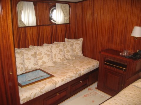Benetti Yacht MIZAR - VIP Cabin Seating