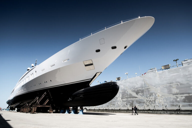Luxury Yacht IJE