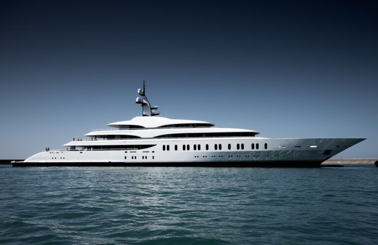 Benetti Giga Yacht IJE - Side View