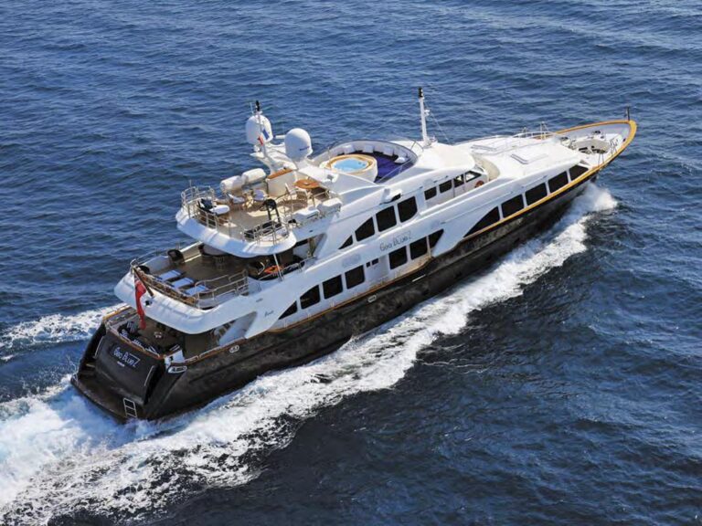 Benetti Yacht SEABLUEZ - Underway