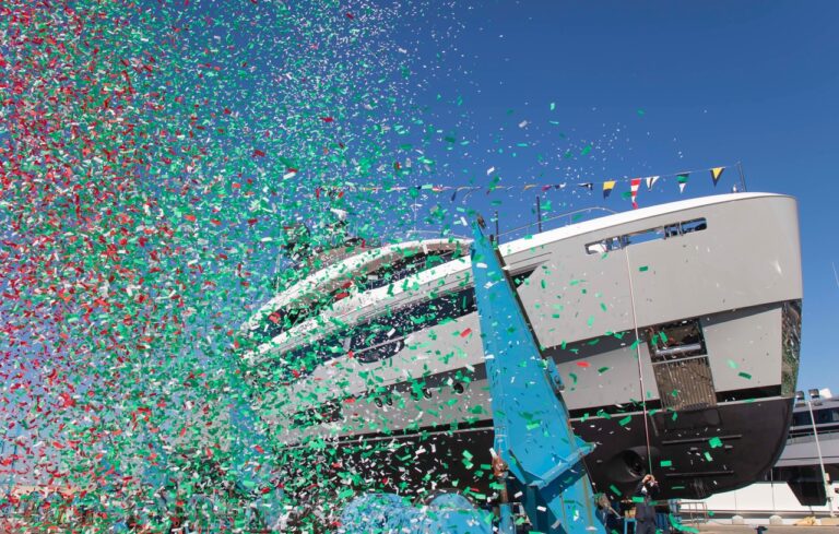 Benetti_Launch Second Unit Of Oasis 40M Motor Yacht JOY