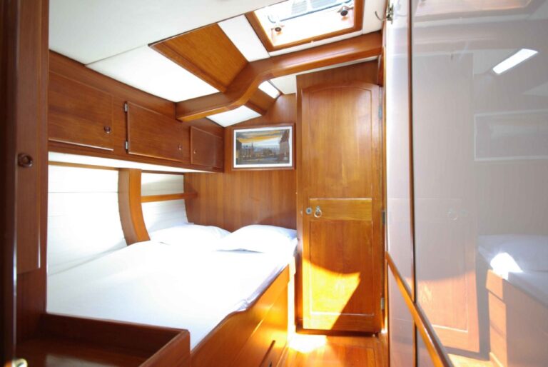 Bernic II - Cabin