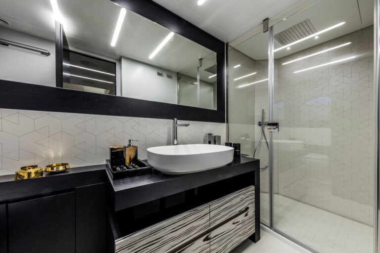 BEYOND - Bathroom Lower Deck