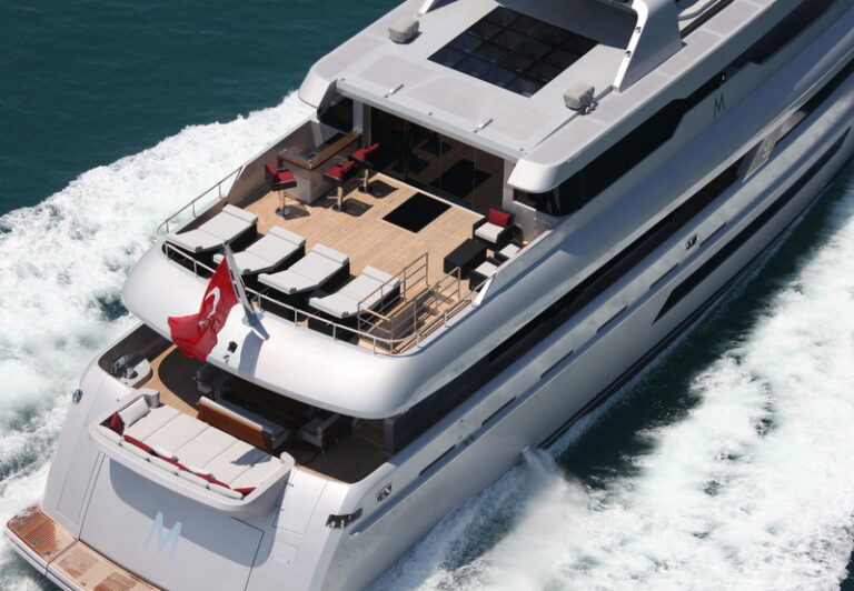 Bilgin 132 luxury yacht M Decks-001