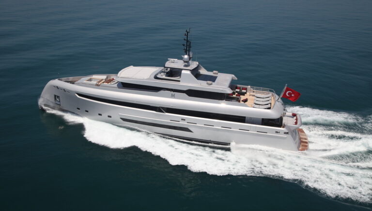 Bilgin superyacht M - side view-001
