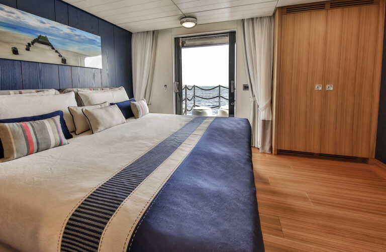 Blue Cabin With Balcony 3 - Lower Deck