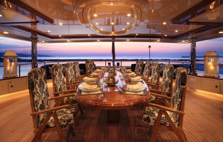 Blue Eyes London upper deck aft