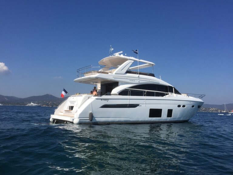 BoB Family Yacht