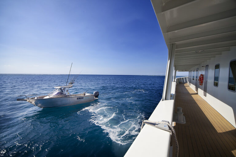 Charter yacht ISLAND PASSAGE