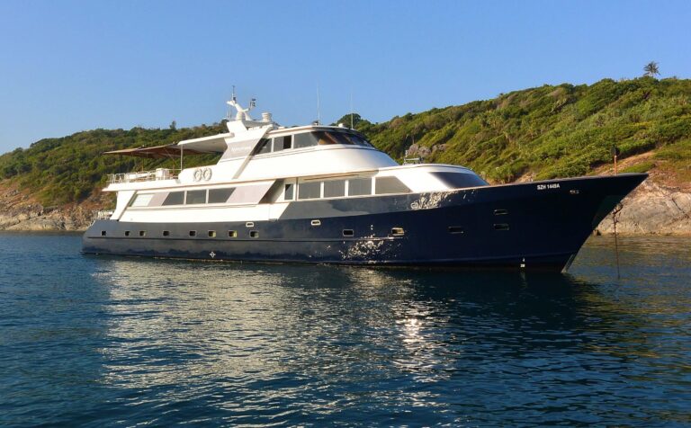 Broward Marine Yacht NYMPHAEA - Anchored