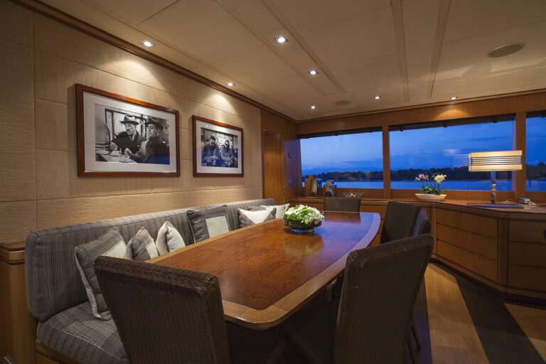 CAPPUCCINO - Formal dining