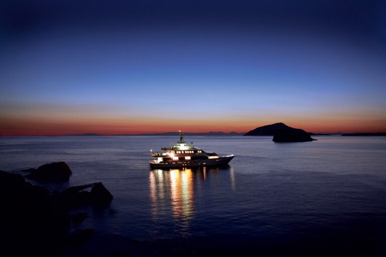 CARMEN SERENA by night