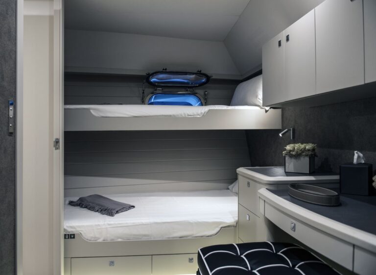 CAROLINE 1 - Bunk cabin