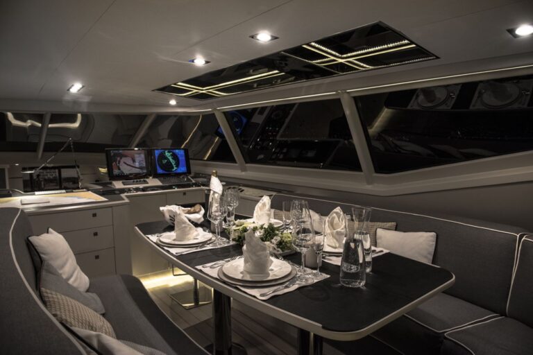 CAROLINE 1 - Formal dining