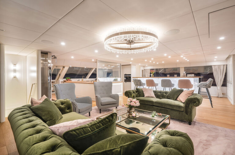 Saloon Seating