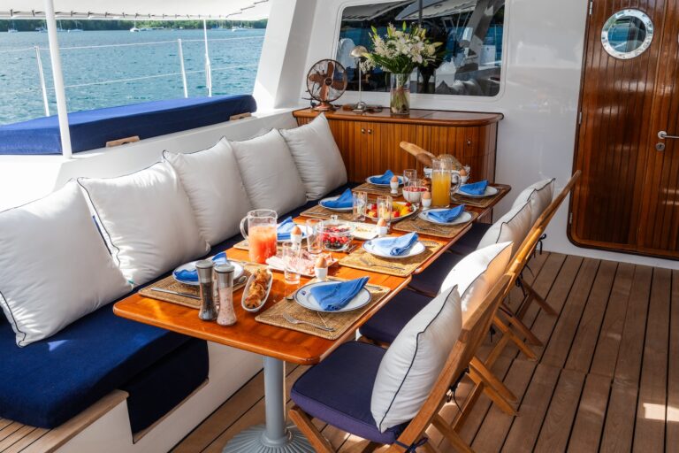 Main Deck Dining