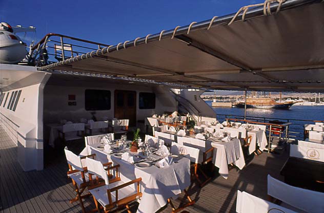 Alfresco Dining