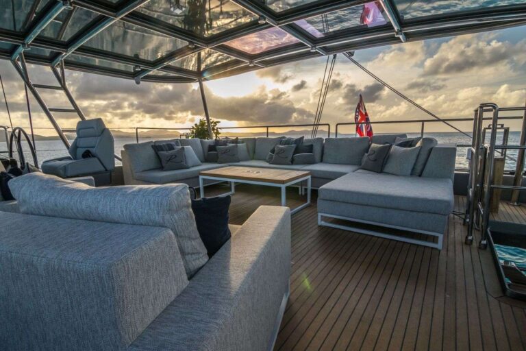 Aft Deck Seating