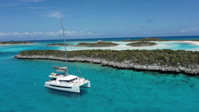 1.2 Sailing catamaran SERENITY