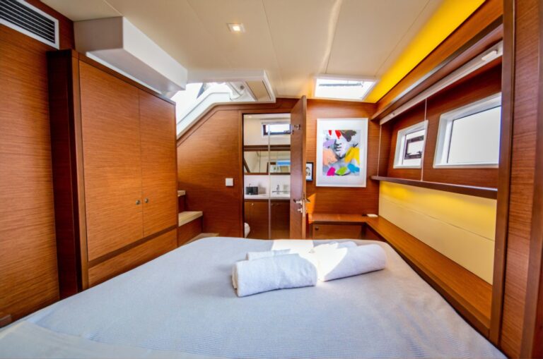 Double Cabin Detail