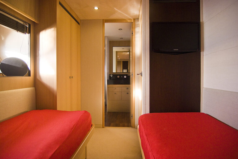 CATHERINE - Guest twin cabin