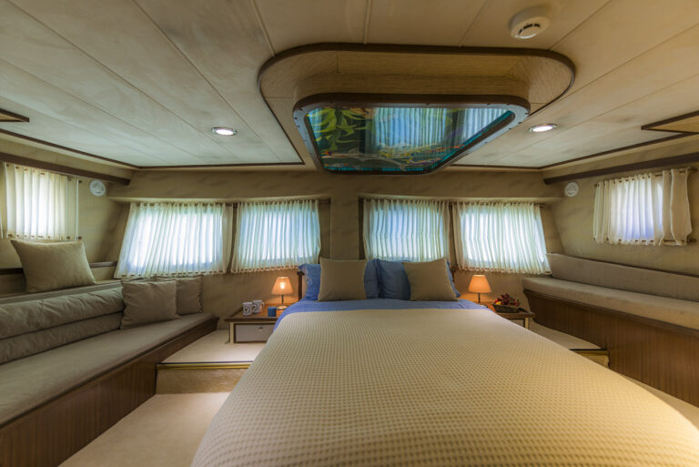 Aft cabin