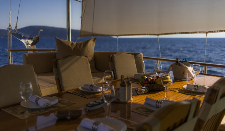 Alfresco dining