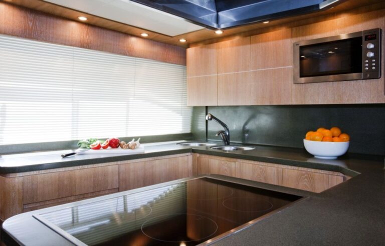 CELTIC DAWN - Galley