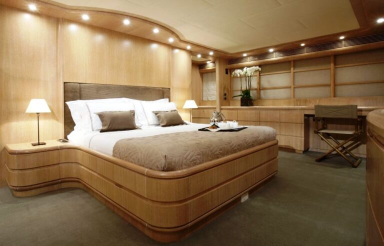 CELTIC DAWN - Master Cabin