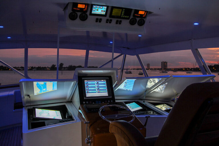 CEst La Vie Yacht - Wheelhouse