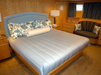CHASING DAYLIGHT -  New Master Cabin