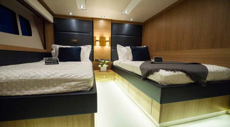 CHIMERA -  Twin Cabin