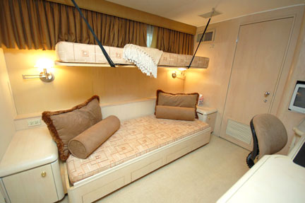 CHRISTINE -   Bunk Cabin