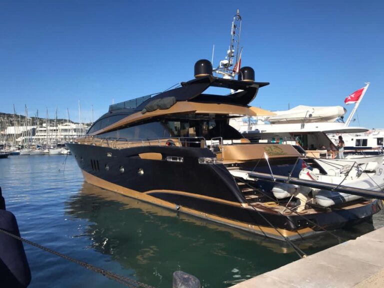 CLAREMONT Yacht