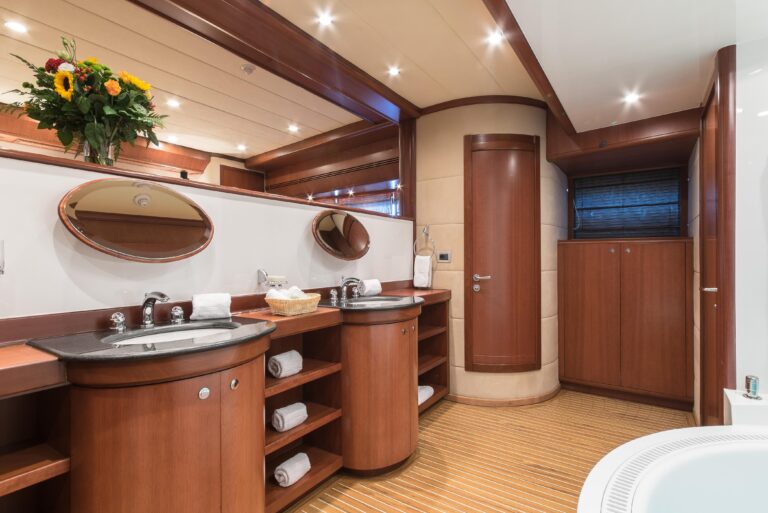 CLARITY Master Ensuite