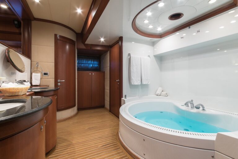 CLARITY Master Ensuite