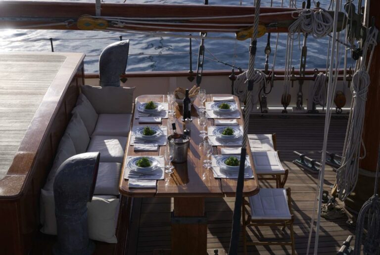 Main Deck Dining