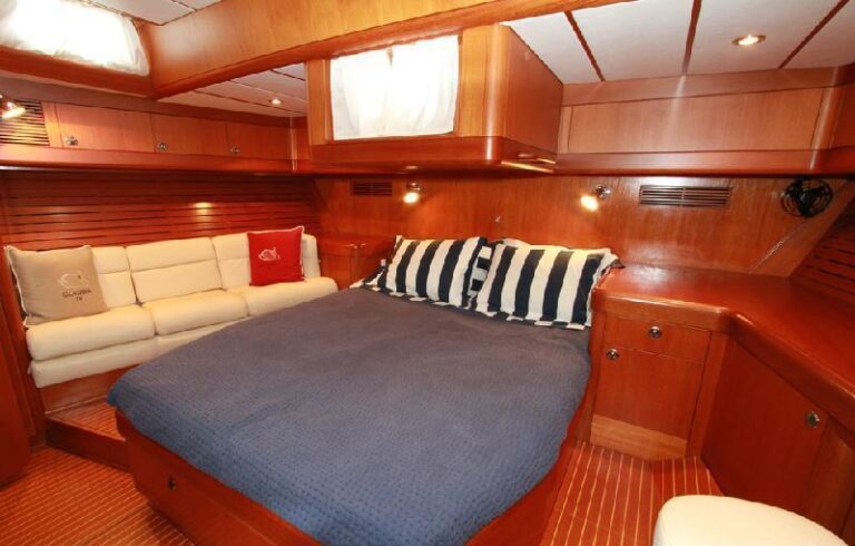 CLAUDIA IV -  Master Cabin