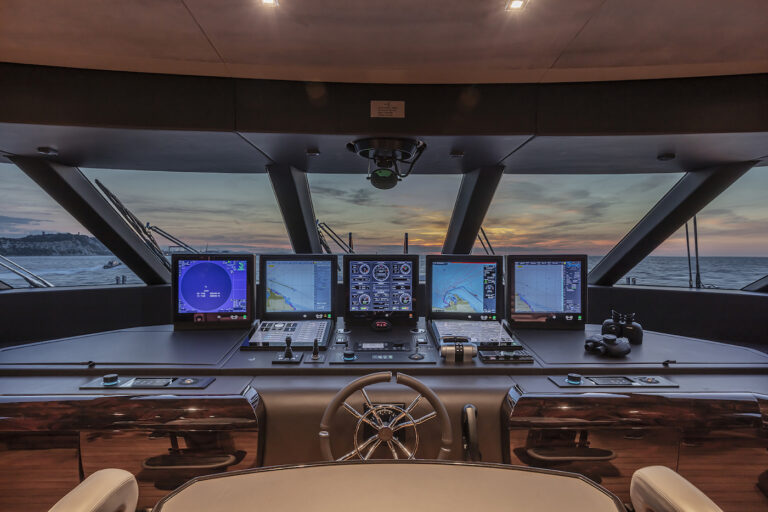 Helm Station